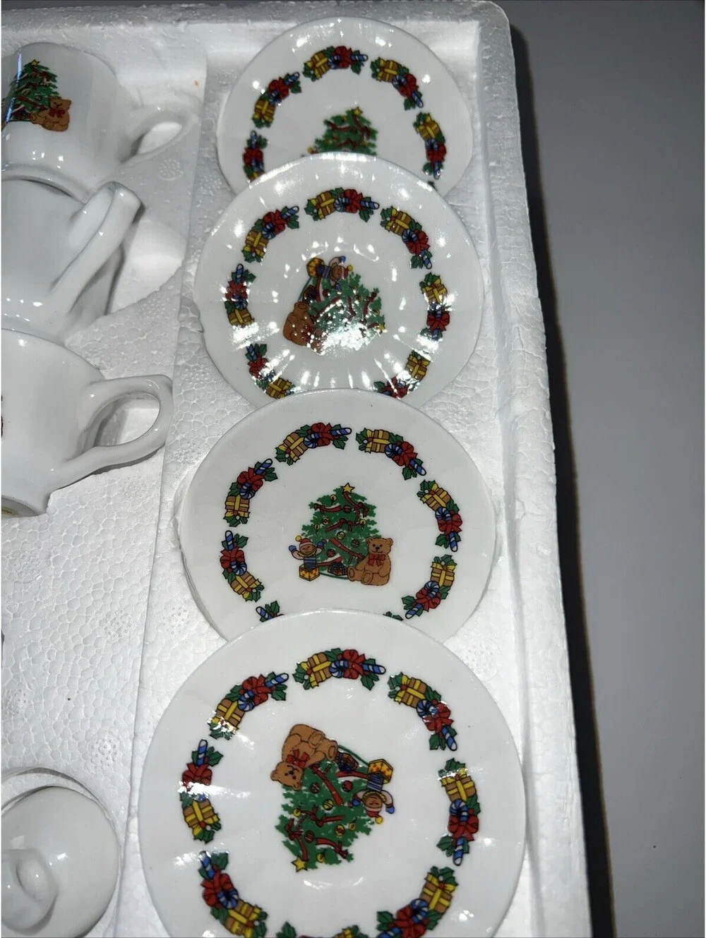 Dillard's Trimmings 25 pc CHRISTMAS TREE Porcelain MINI MINIATURE TEA SET EUC